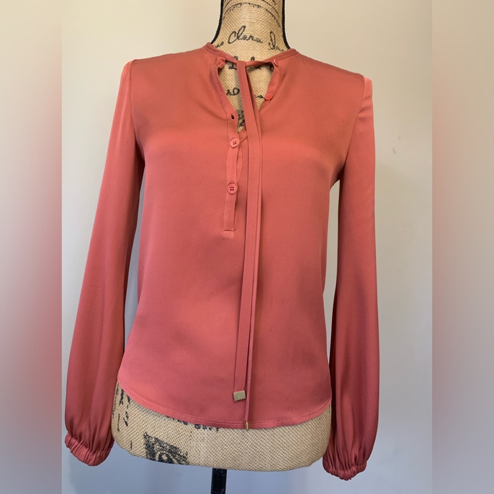 DIANE VON FURSTENBERG 100% silk Long sleeve Size 2 dusty rose color blouse LNWOT